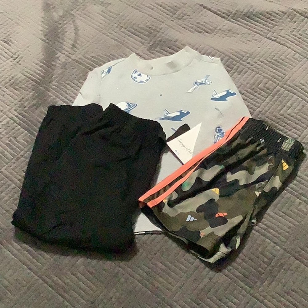 💲💲💲3 Pc set Boys SOVEREIGN CODE, Joggers, Top and Shorts, Size 24 months/2T